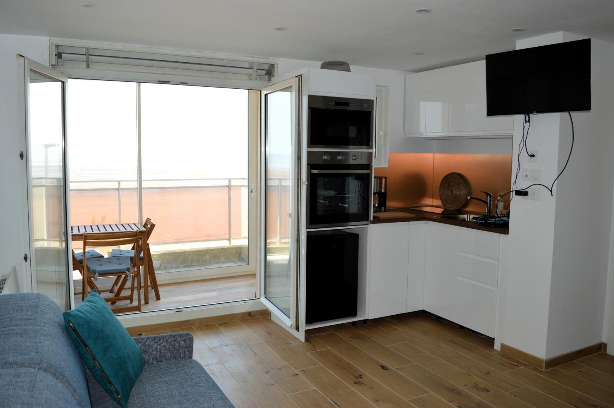 Mettons Les Voiles - Appt Vue Mer Avec Loggia Bernières-sur-Mer Exterior foto